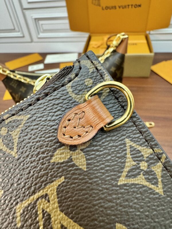 Louis Vuitton Multi Pochette Accessoires - Image 7
