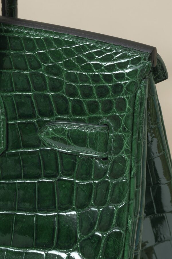 Hermès Birkin 30 Emerald Green Shiny Alligator with Gold Hardware - Image 3