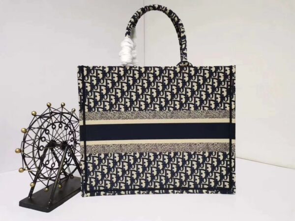Dior Book Tote in Blue Dior Oblique Embroidery - Image 9