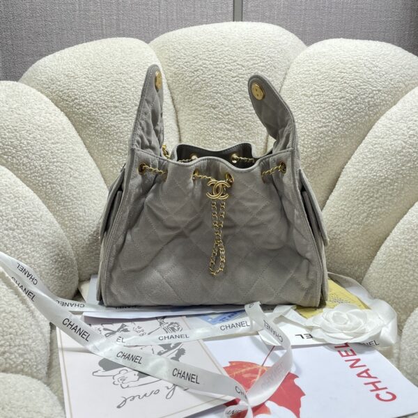Chanel 22 Handbag in Taupe Suede