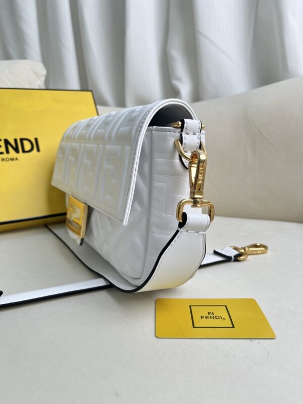 Fendi Baguette - Image 7