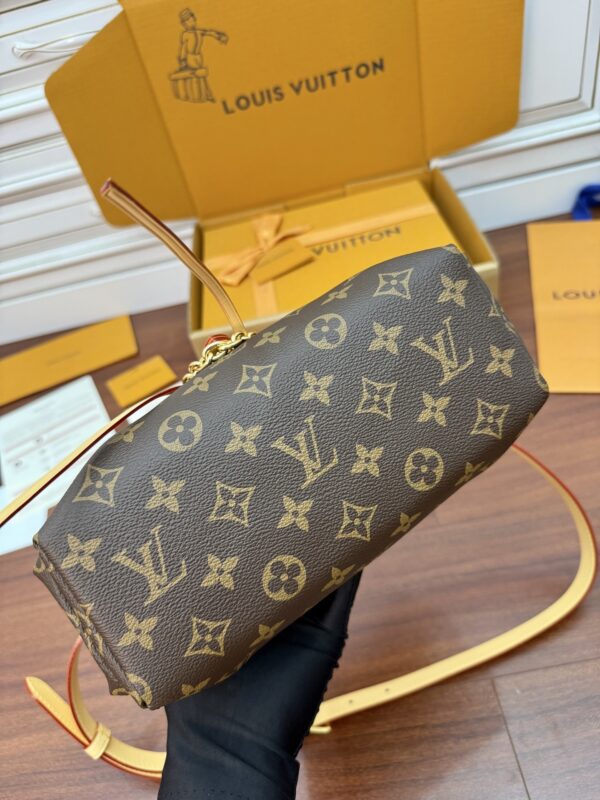 Louis Vuitton Coussin - Image 4