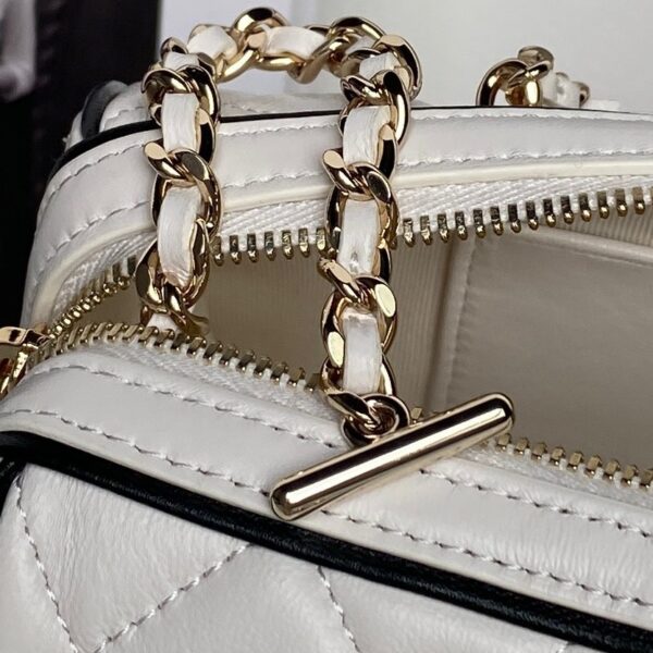 Chanel Quilted Vanity Case - Image 3