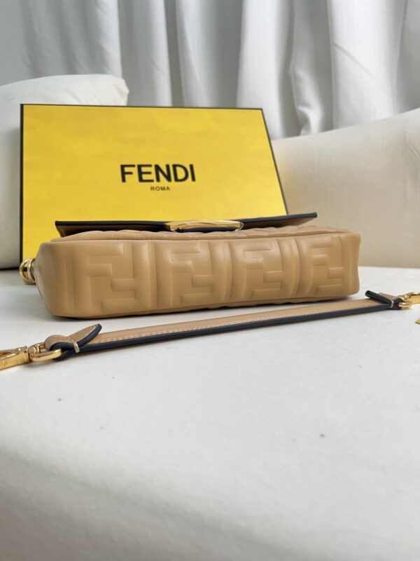 Fendi Baguette - Image 2