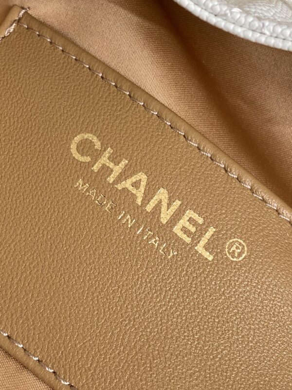 Chanel Drawstring Bucket Bag in White Quilted Caviar - Image 2
