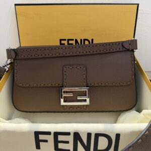 Fendi Baguette Medium in Brown Cuoio Romano Leather