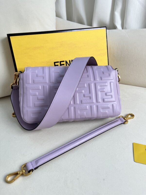 Fendi Baguette Medium in Lilac Embossed Leather - Image 7