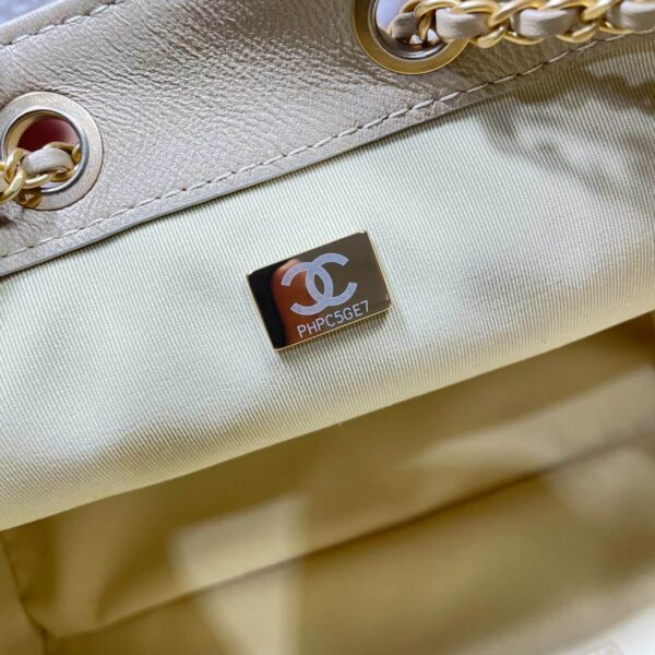 Chanel 22 Handbag in Caramel Shearling - Image 2