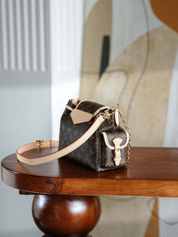 Louis Vuitton Boulogne Monogram Canvas - Image 6