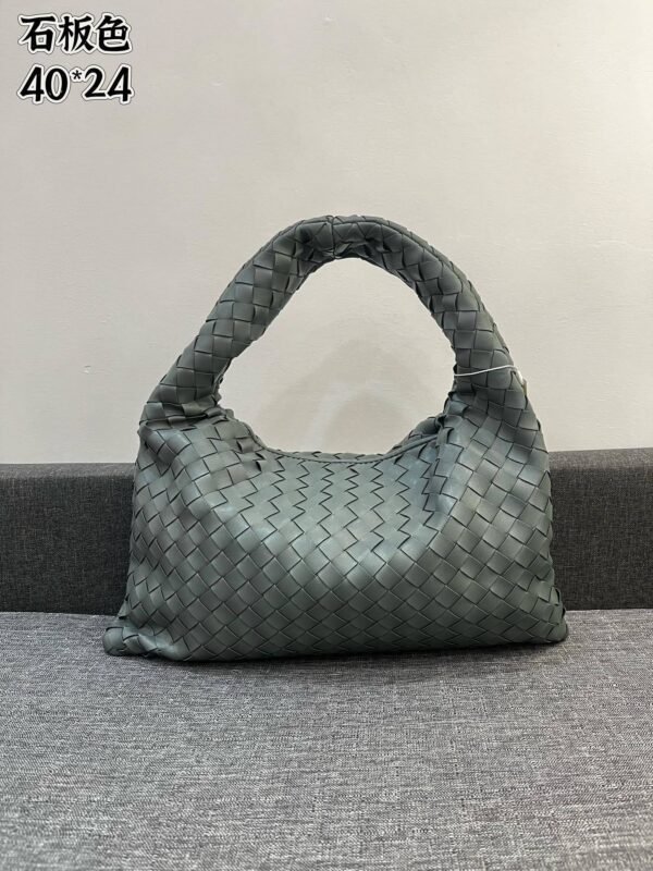 Bottega Veneta Large Hop Handbag - Image 8