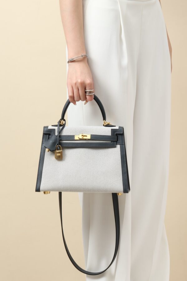 Hermès Kelly 25 Sellier Toile & Leather - Image 17