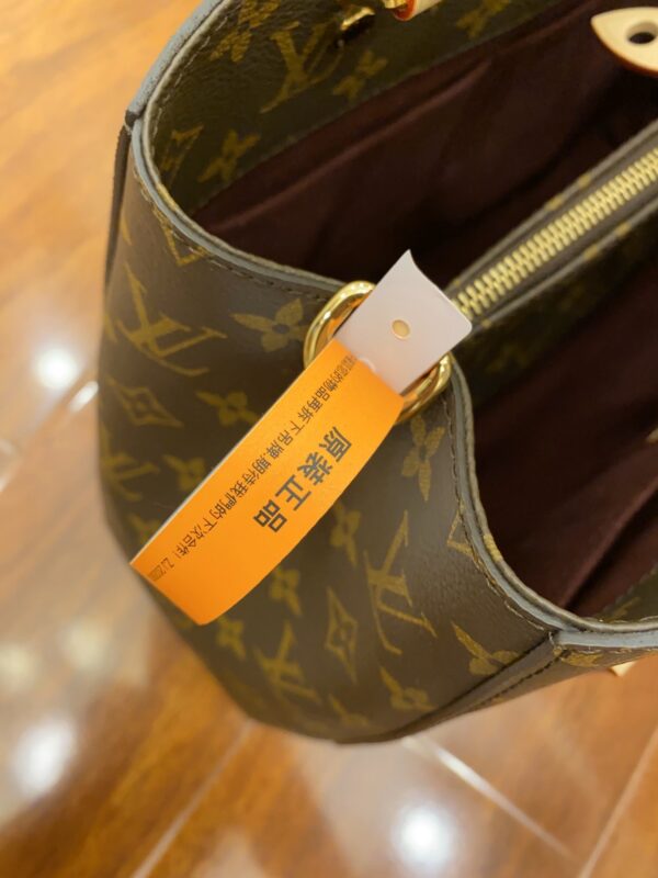Louis Vuitton Cluny Mini - Image 2