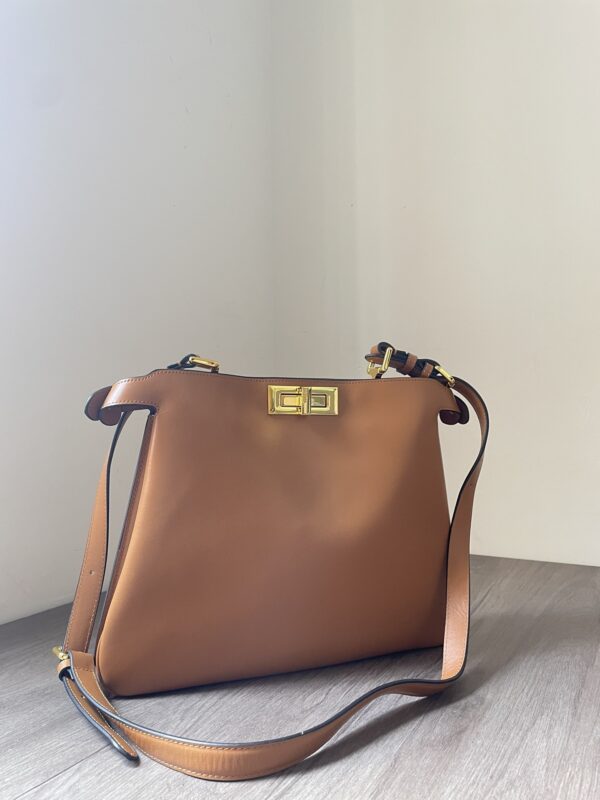 Fendi Peekaboo ISeeU Medium - Image 8