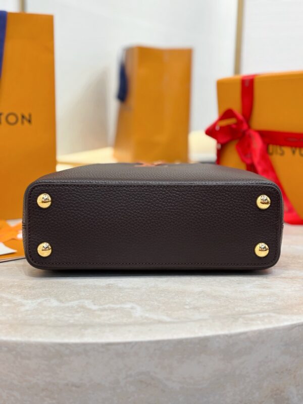 Louis Vuitton Capucines BB - Image 4