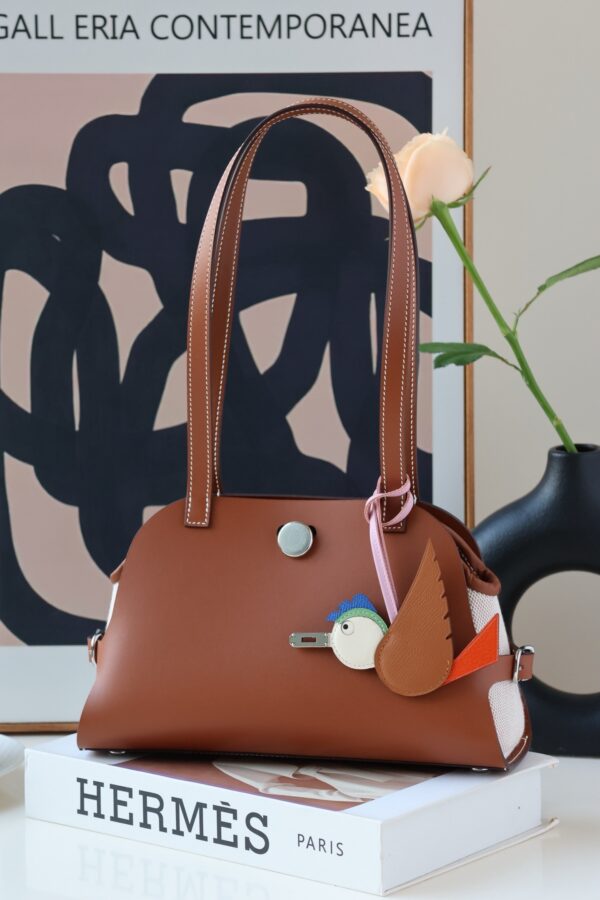 Hermès Tablier Sellie Bag in Chestnut Brown and Cream Leather - Image 3