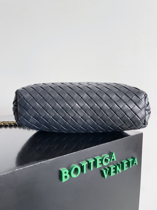 Bottega Veneta The Chain Pouch - Image 9
