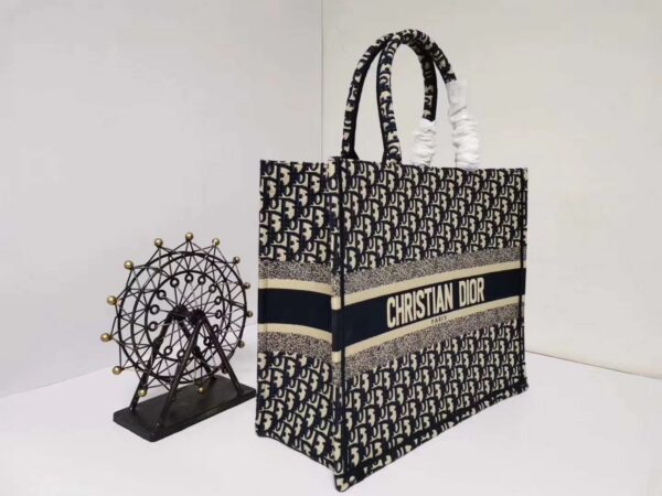 Dior Book Tote in Blue Dior Oblique Embroidery - Image 4