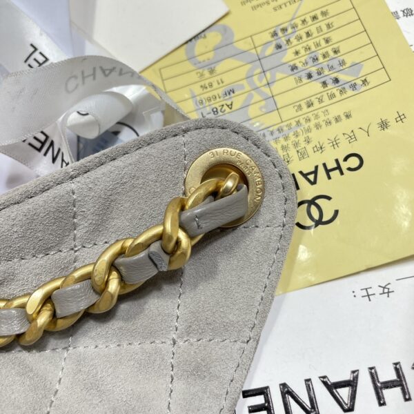 Chanel 22 Handbag in Taupe Suede - Image 4
