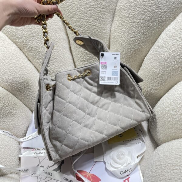 Chanel 22 Handbag in Taupe Suede - Image 6