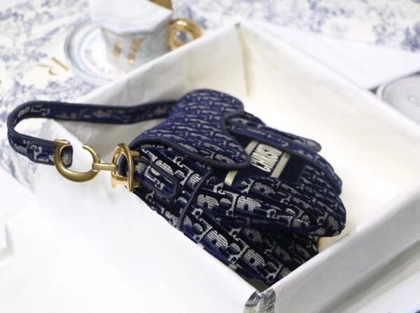 Dior Saddle Bag in Blue Dior Oblique Jacquard - Image 4