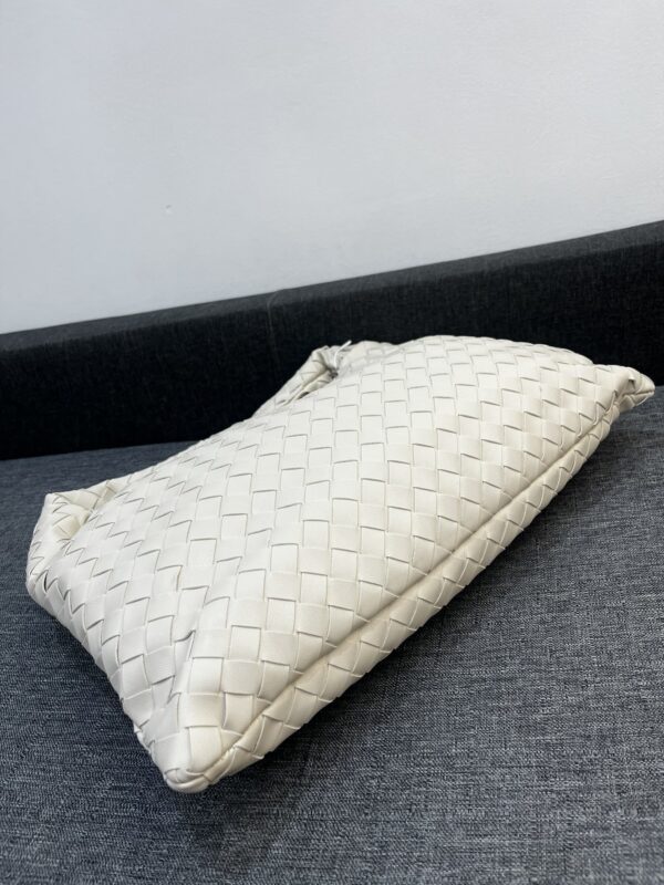 Bottega Veneta Large Hop Handbag - Image 2