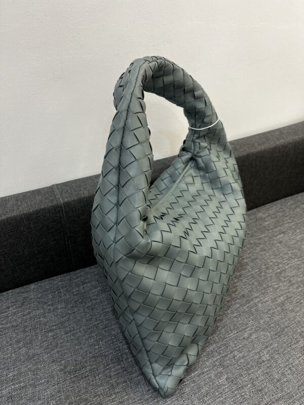 Bottega Veneta Large Hop Handbag - Image 7