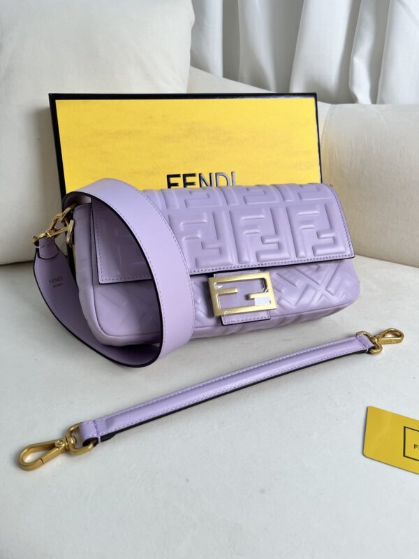 Fendi Baguette Medium in Lilac Embossed Leather - Image 9
