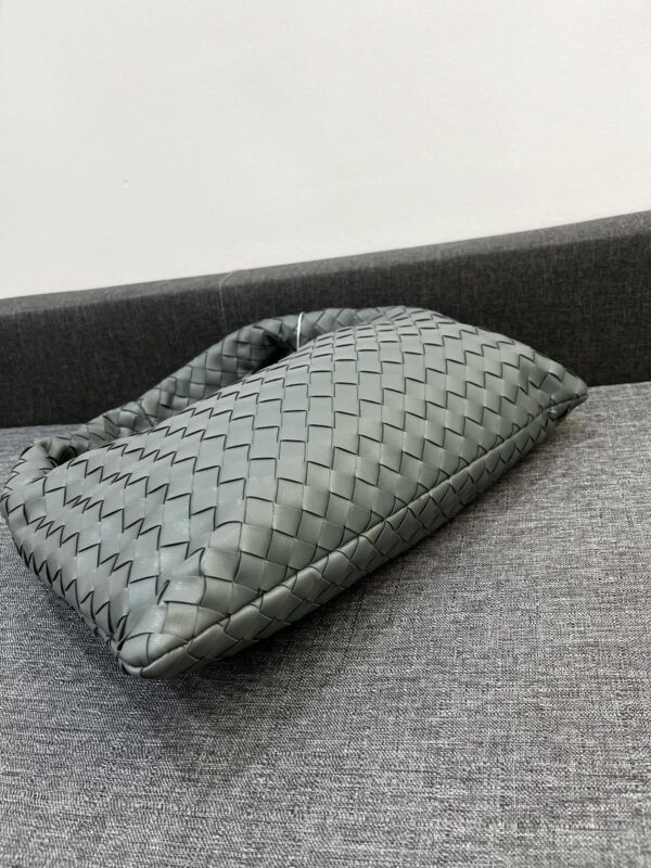Bottega Veneta Large Hop Handbag - Image 4