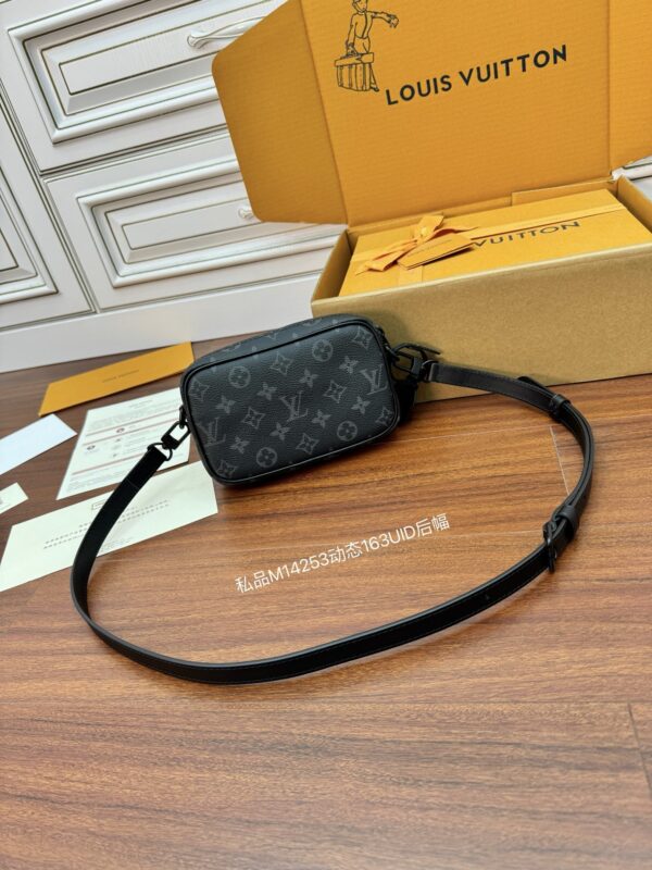 Louis Vuitton Utility Crossbody - Image 5