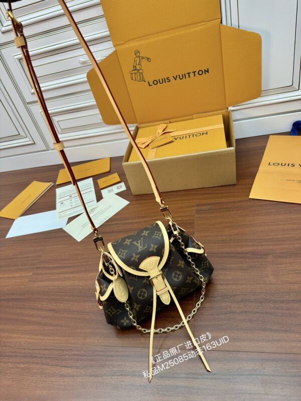 Louis Vuitton Coussin - Image 7