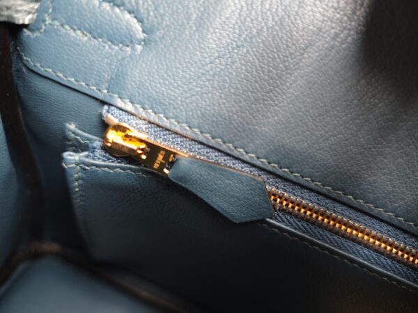 Hermès Birkin 25 Bleu de Nuit Shiny Porosus Crocodile with Gold Hardware - Image 5