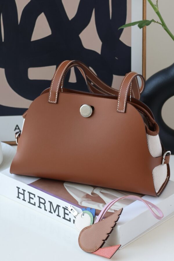 Hermès Tablier Sellie Bag in Chestnut Brown and Cream Leather - Image 4