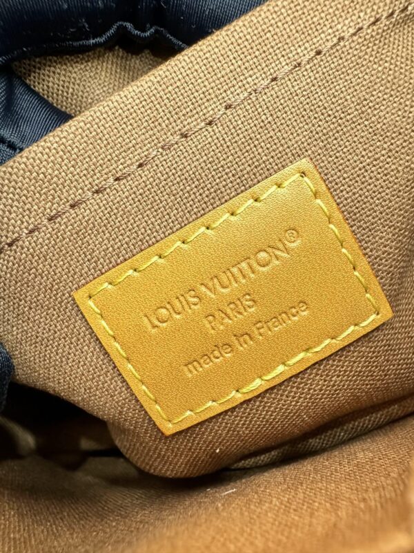 Louis Vuitton Utility Crossbody - Image 10