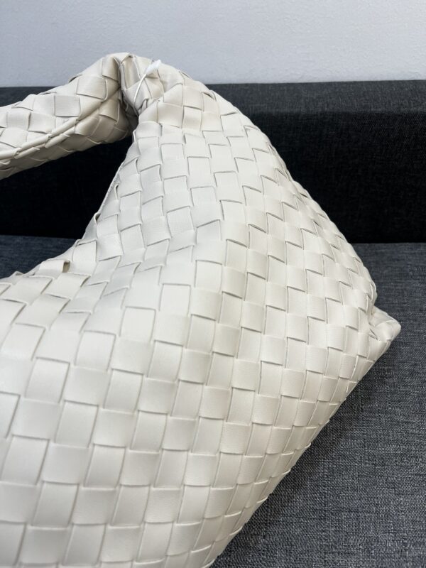 Bottega Veneta Large Hop Handbag - Image 4