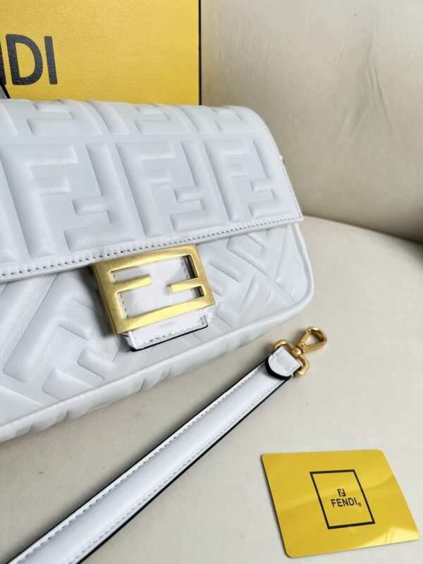 Fendi Baguette - Image 9