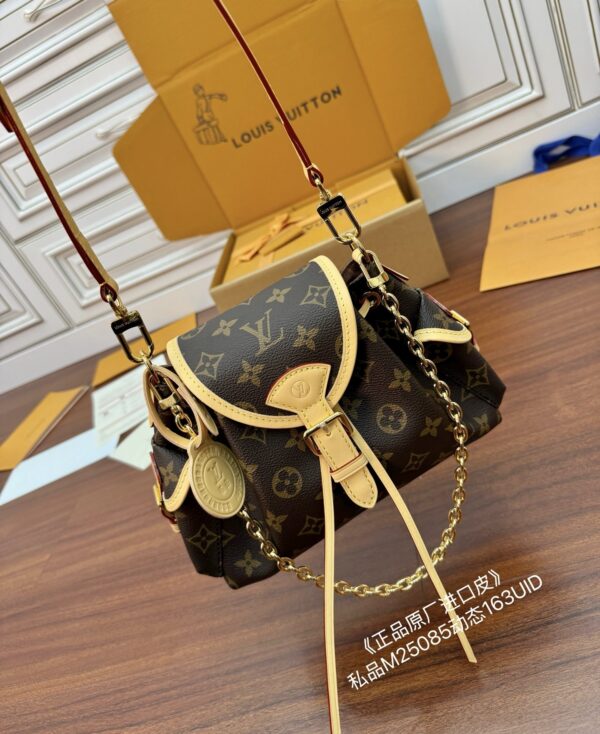 Louis Vuitton Coussin - Image 9