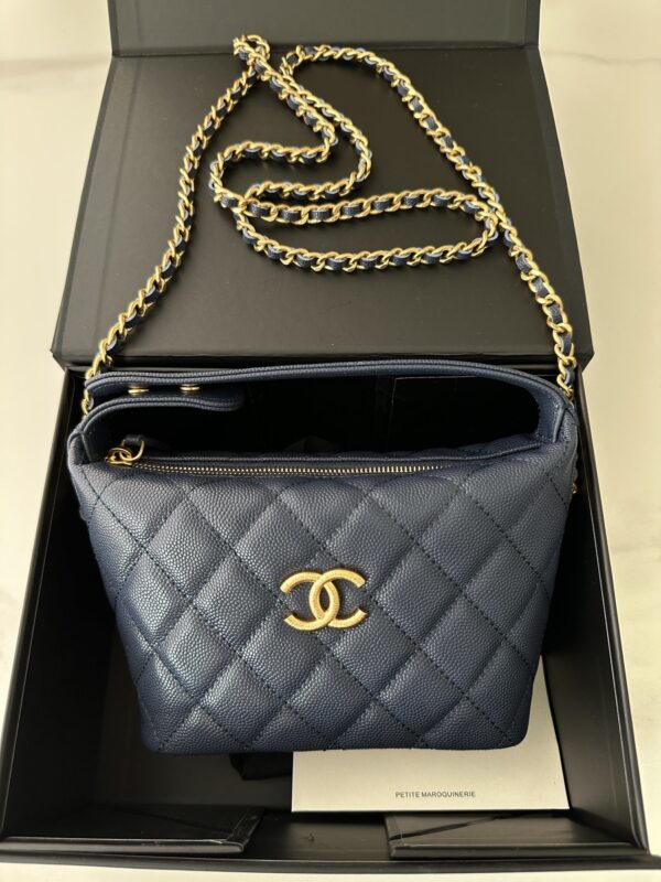 Chanel Quilted Vanity Case - Image 9