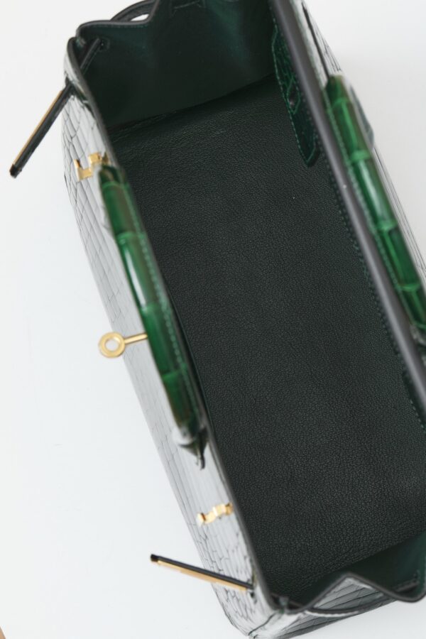 Hermès Birkin 30 Emerald Green Shiny Alligator with Gold Hardware - Image 8