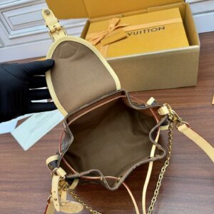Louis Vuitton Coussin