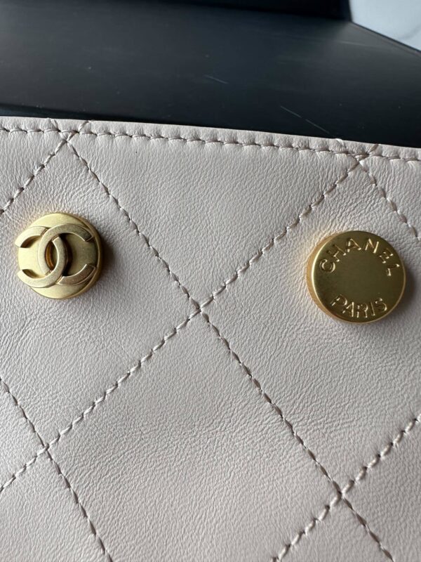 Chanel Quilted Hobo Bag - Image 7