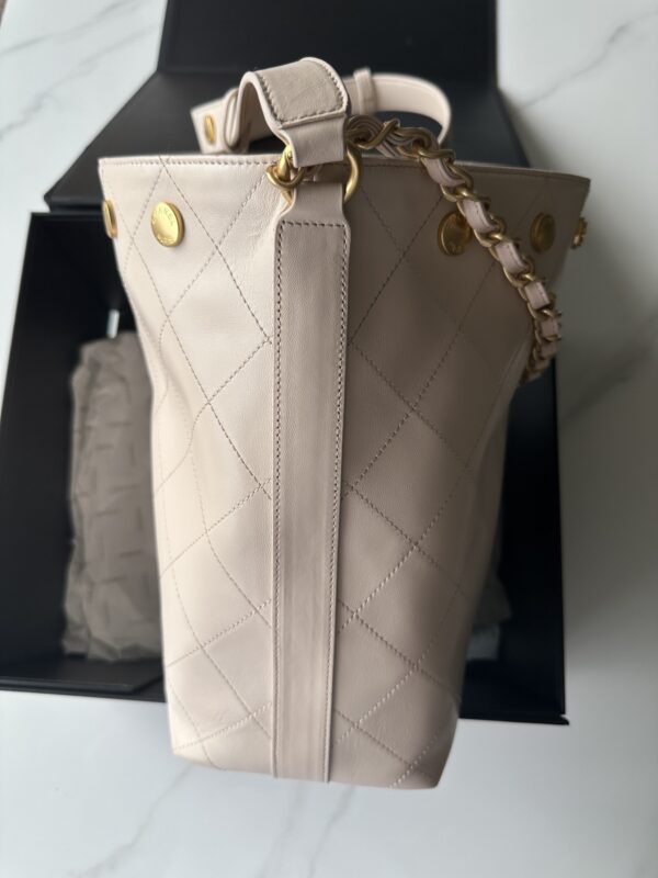 Chanel Quilted Hobo Bag - Image 6