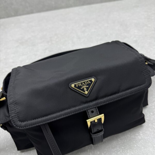 Prada Re-Nylon Shoulder Bag with Saffiano Trim - Image 5