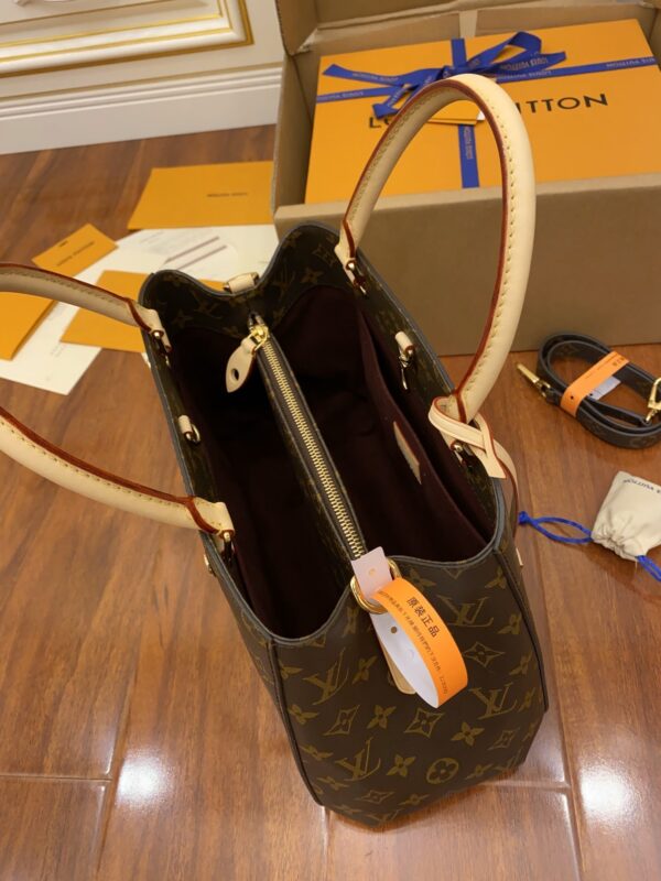 Louis Vuitton Cluny Mini - Image 5