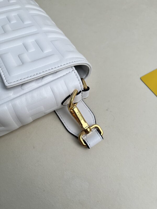 Fendi Baguette - Image 6