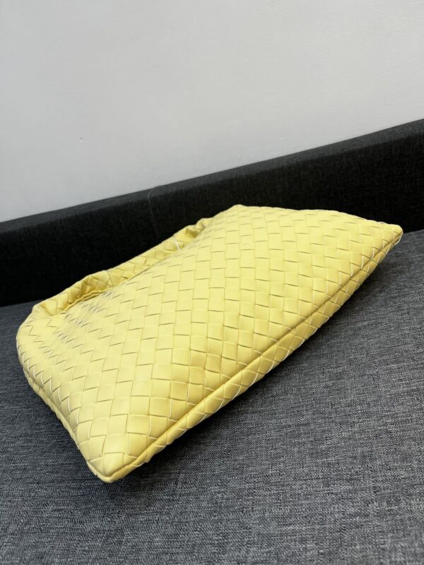 Bottega Veneta Large Hop Bag - Image 3