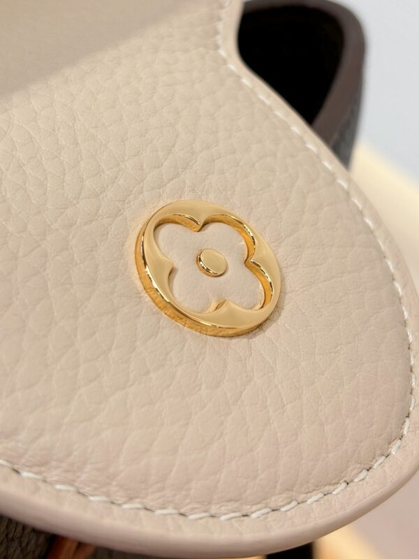 Louis Vuitton Capucines BB - Image 6