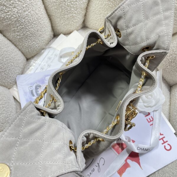 Chanel 22 Handbag in Taupe Suede - Image 3