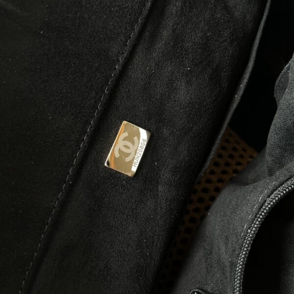 Chanel Deauville Tote in Raffia and Calfskin - Image 4
