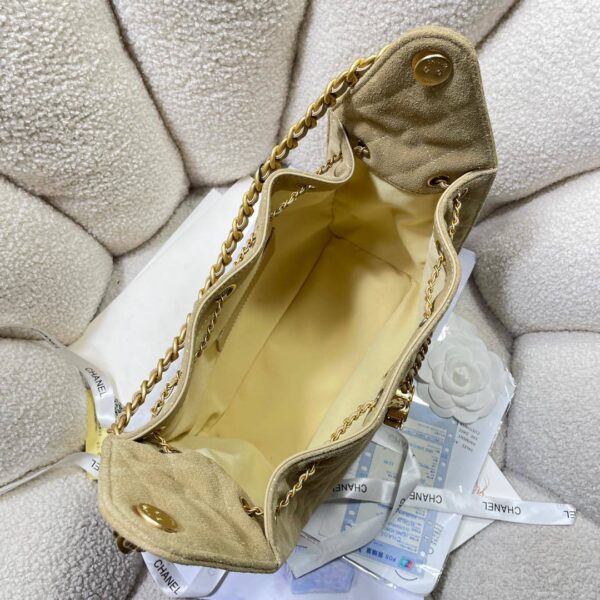Chanel 22 Handbag in Caramel Shearling - Image 3