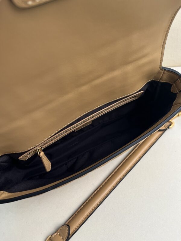 Fendi Baguette - Image 3